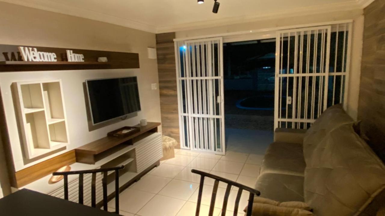 Casa De Praia Top! Beto Carrero, 500M Do Parque, Com Piscina E Sinuca, 1 Suite E 2 Quartos, 3Bwc, A 300M Da Praia, Churrasqueira E Estacionamento Privado Penha  Εξωτερικό φωτογραφία
